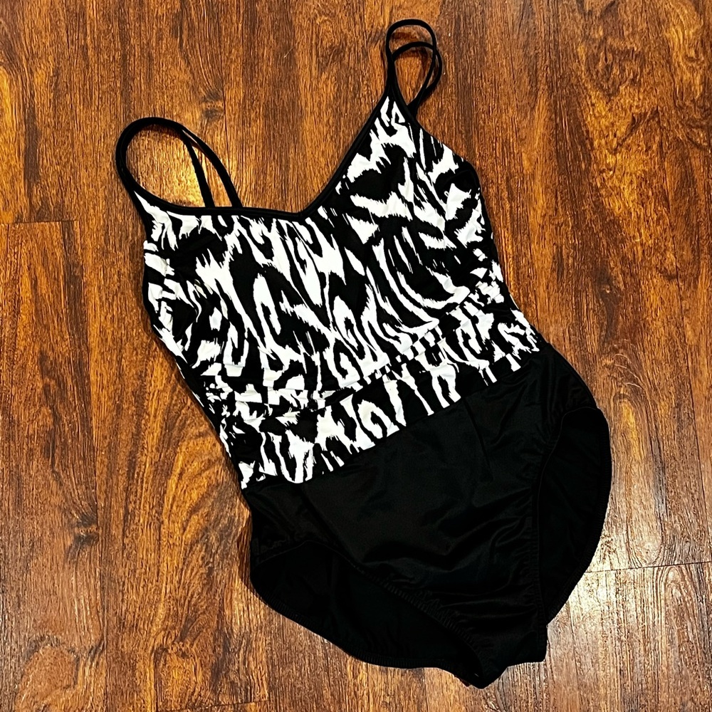 Miraclesuit black and off-white one piece swimsuit size 12 slimming swimsuit